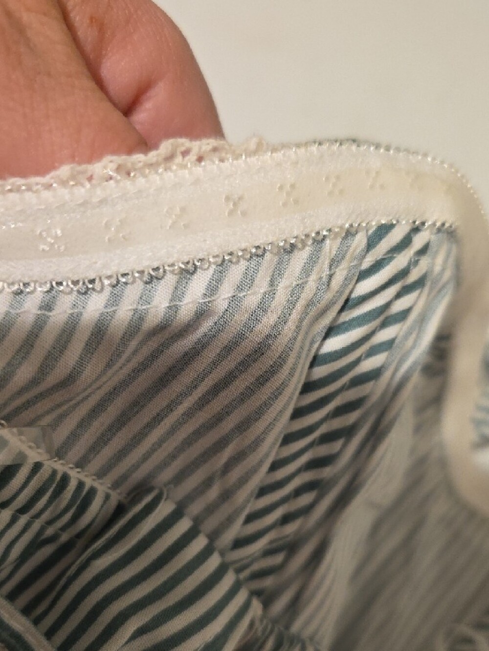 Green and White Striped Lace-Trim Crop Cami - Picture 5 of 10